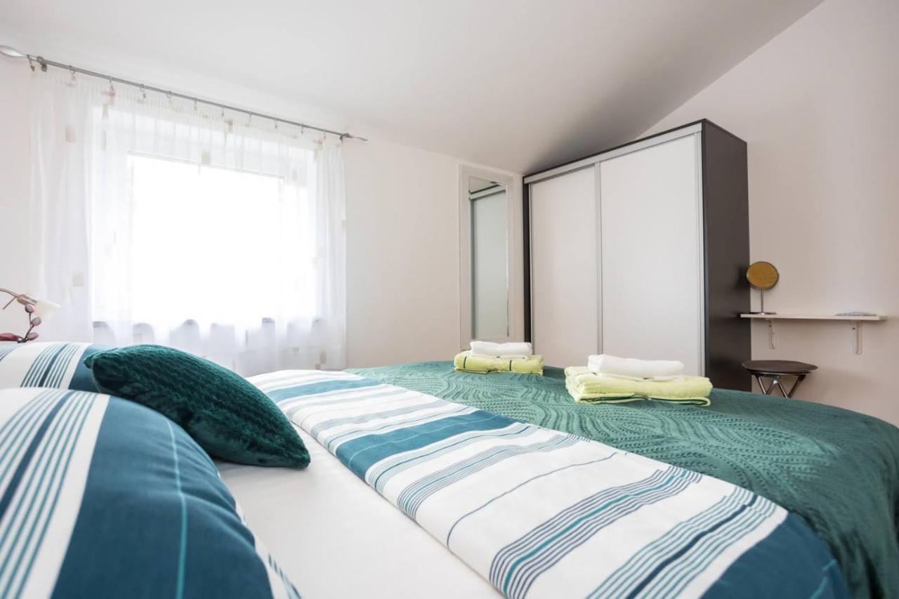 Apartman Luni Sa Bazenom - Malinska, Sveti Anton Sveti Anton  ภายนอก รูปภาพ