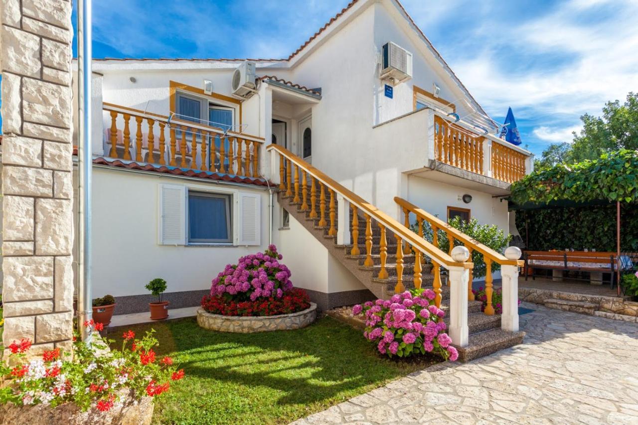 Apartman Luni Sa Bazenom - Malinska, Sveti Anton Sveti Anton  ภายนอก รูปภาพ