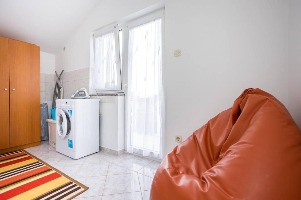 Apartman Luni Sa Bazenom - Malinska, Sveti Anton Sveti Anton  ภายนอก รูปภาพ