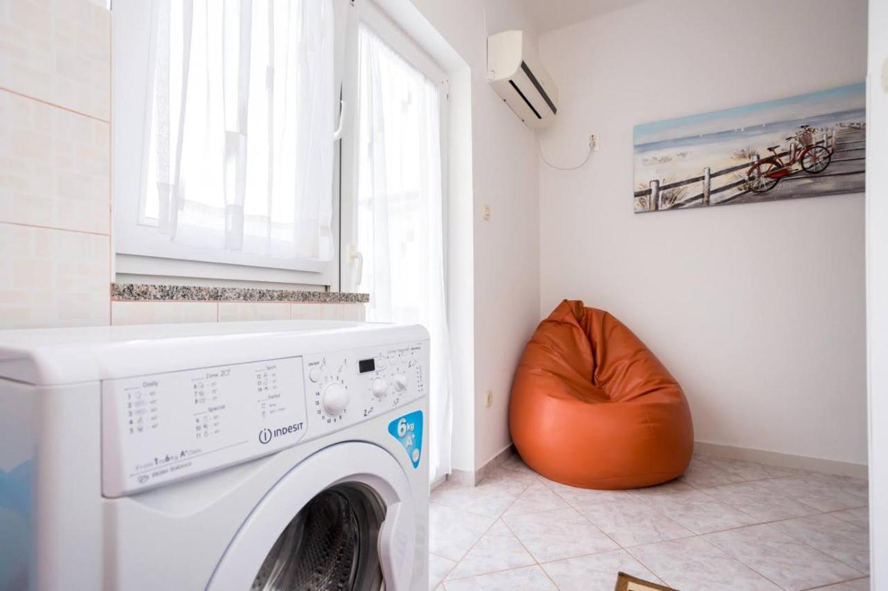 Apartman Luni Sa Bazenom - Malinska, Sveti Anton Sveti Anton  ภายนอก รูปภาพ