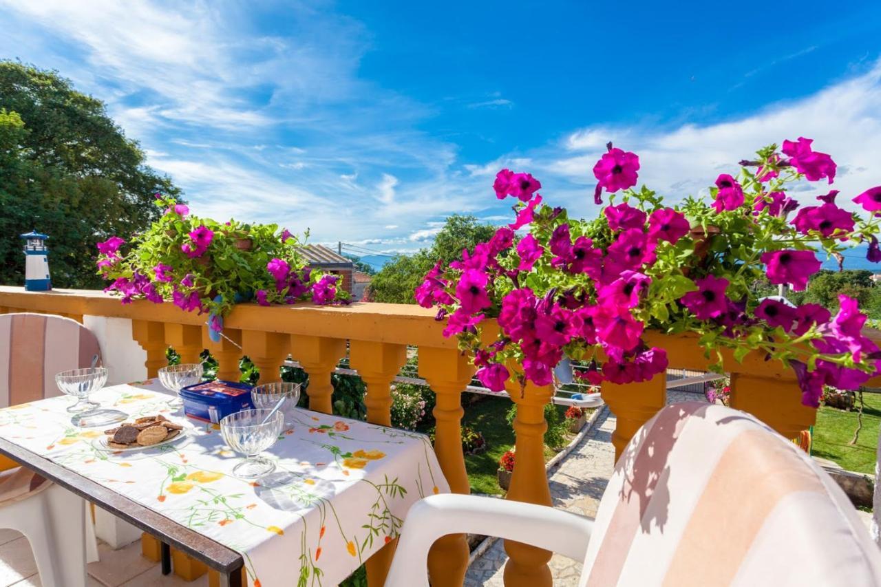 Apartman Luni Sa Bazenom - Malinska, Sveti Anton Sveti Anton  ภายนอก รูปภาพ