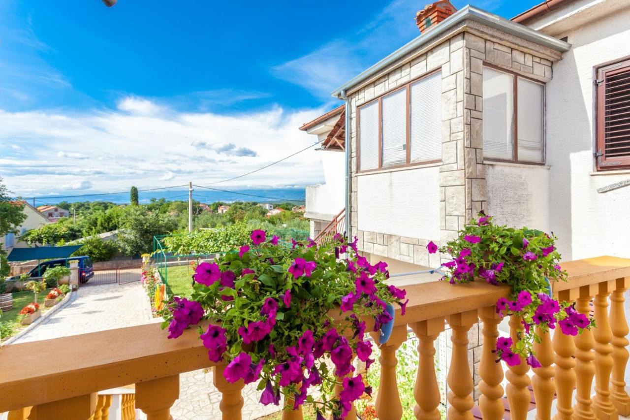 Apartman Luni Sa Bazenom - Malinska, Sveti Anton Sveti Anton  ภายนอก รูปภาพ