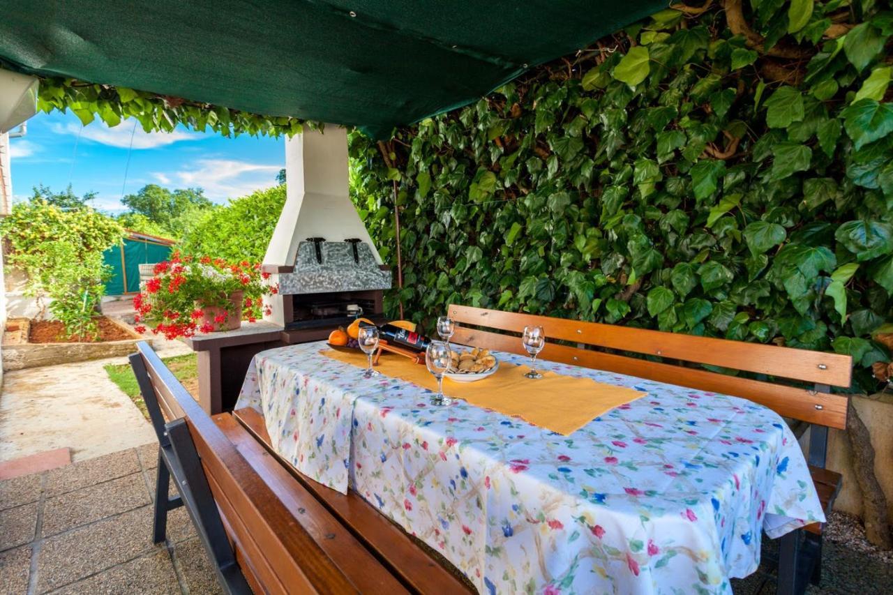 Apartman Luni Sa Bazenom - Malinska, Sveti Anton Sveti Anton  ภายนอก รูปภาพ