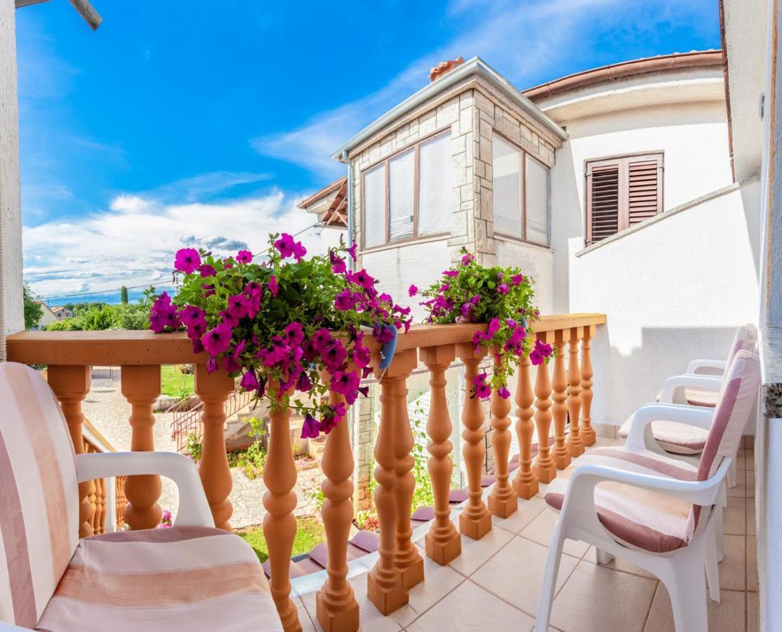 Apartman Luni Sa Bazenom - Malinska, Sveti Anton Sveti Anton  ภายนอก รูปภาพ