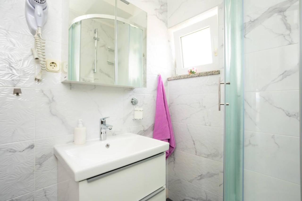 Apartman Luni Sa Bazenom - Malinska, Sveti Anton Sveti Anton  ภายนอก รูปภาพ